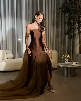Елегантни абитуриентски рокли 2023 година, без презрамки, тюлевая горната пола с цепка отстрани, струята, вечерни рокли в съвременен стил, секси вечерна рокля